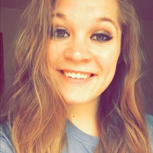 Meet your Posher, Alyson